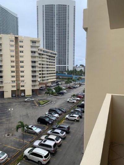 1833 S Ocean Dr, Unit 607, Hallandale Beach, FL 33009 Photo