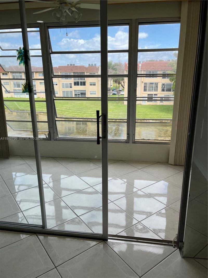 8891 Sunrise Lakes Blvd, Unit 308, Sunrise, FL 33322 Photo