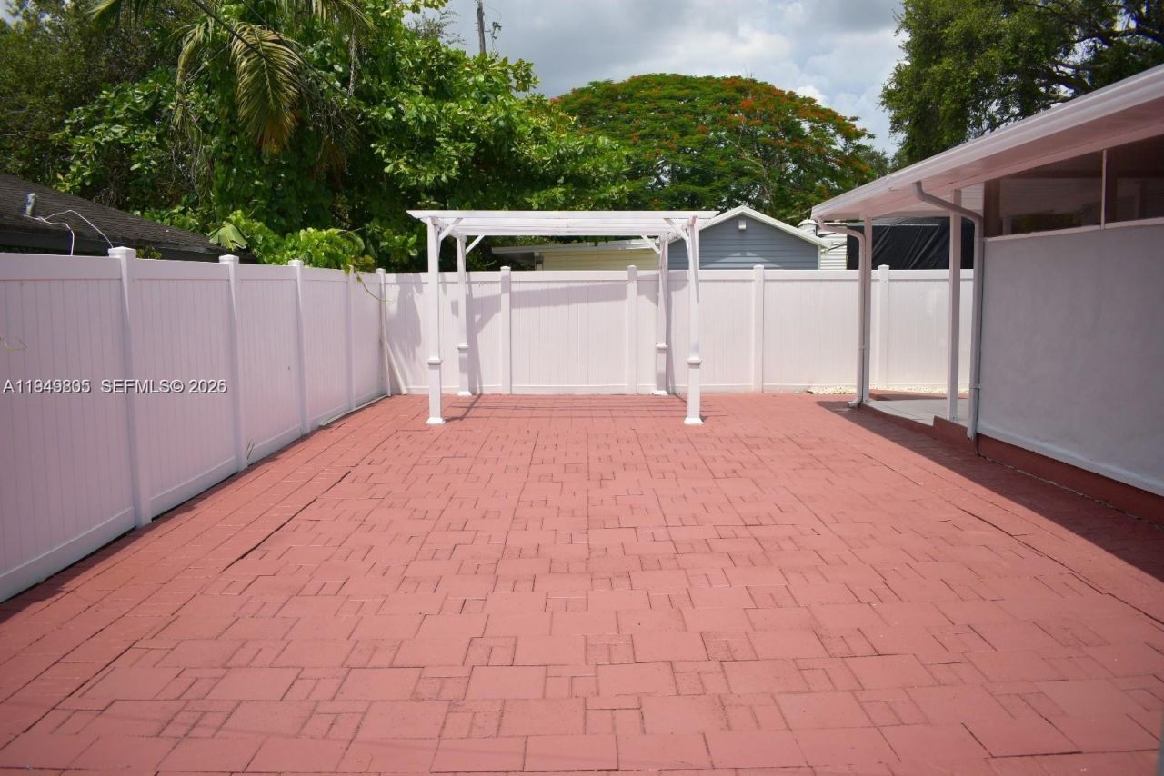 6120 Hayes St, Hollywood, FL 33024 Photo