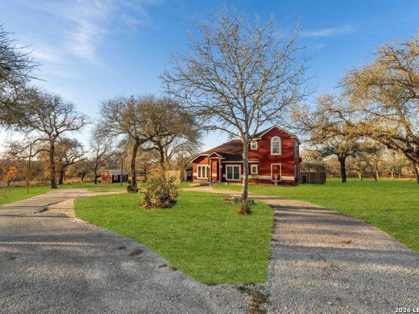 422 Arbor Vw, Adkins, TX 78101