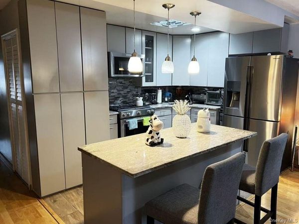 75-22 Parsons Boulevard , Unit D3, Fresh Meadows, NY 11366