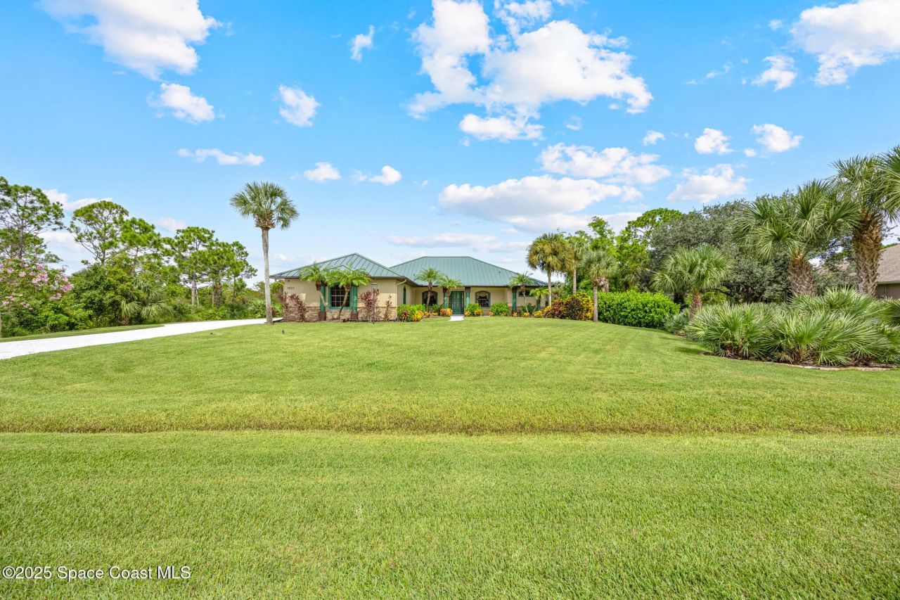 5627 Cypress Creek Drive, Grant, FL 32949 Photo