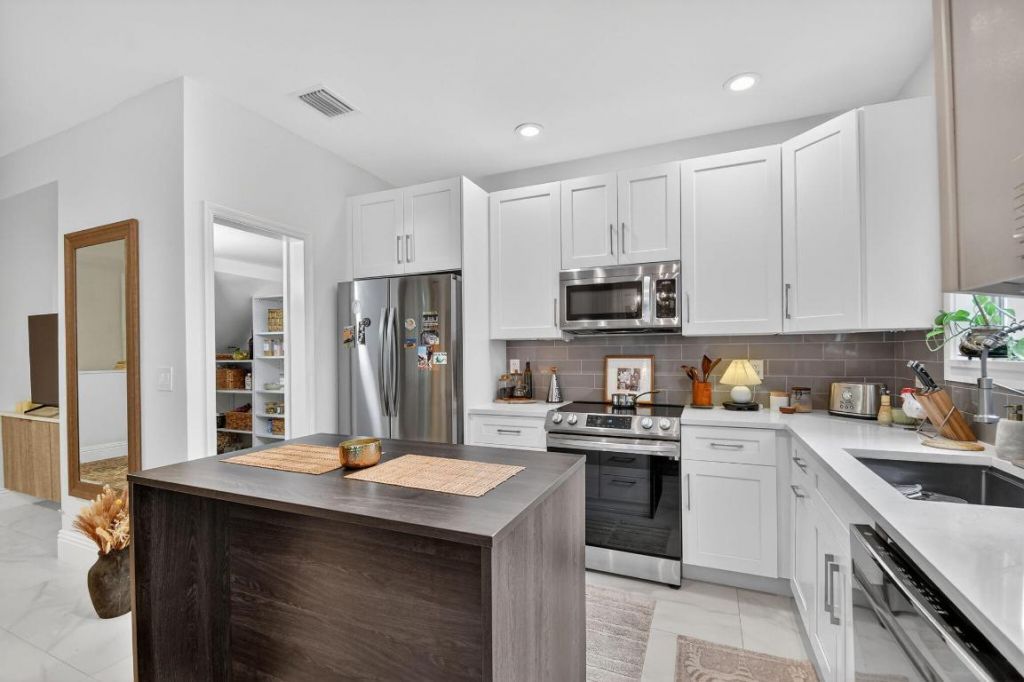 1814 Sonrisa Street, Riviera Beach, FL 33404 Photo