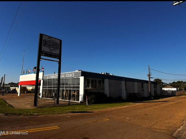 5295 I-55 North Frontage Road, Jackson, MS 39206