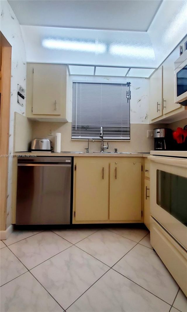 10300 NW 30th Ct , Unit 302, Sunrise, FL 33322 Photo