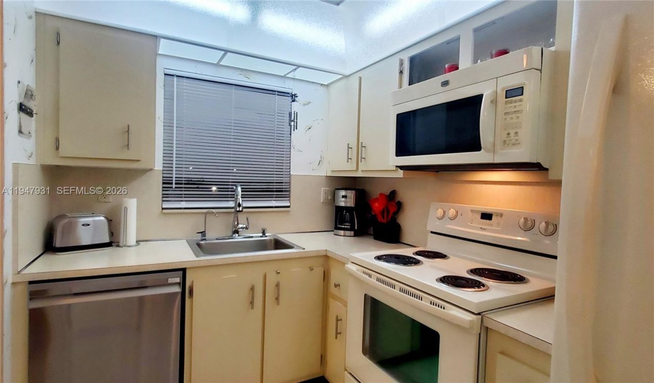 10300 NW 30th Ct , Unit 302, Sunrise, FL 33322 Photo