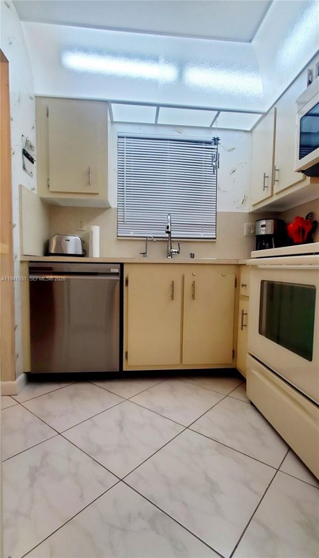 10300 NW 30th Ct , Unit 302, Sunrise, FL 33322 Photo