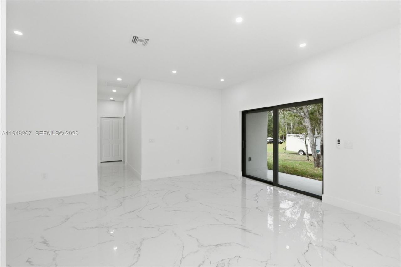 161 Blackstone Dr., Fort Myers, FL 33913 Photo