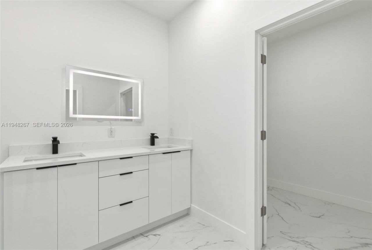 161 Blackstone Dr., Fort Myers, FL 33913 Photo