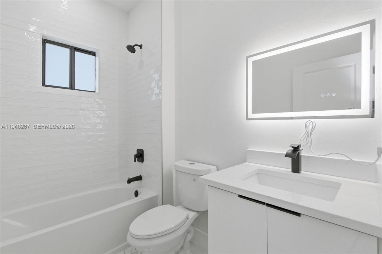 161 Blackstone Dr., Fort Myers, FL 33913 Photo