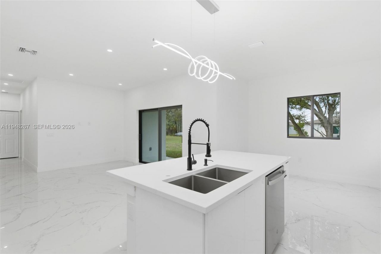 161 Blackstone Dr., Fort Myers, FL 33913 Photo