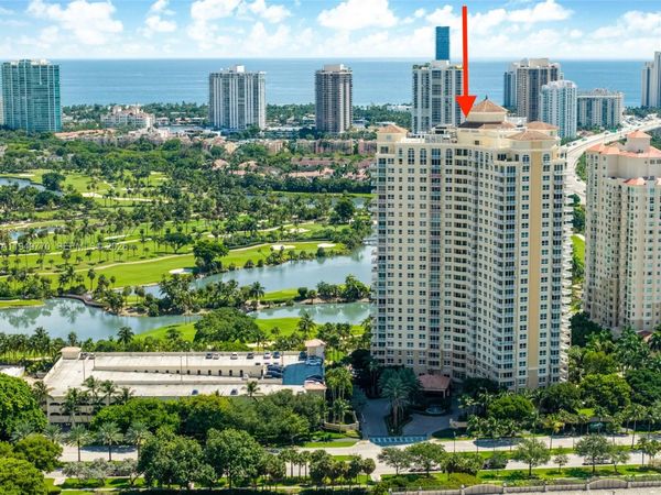 19501 W Country Club Dr, Unit 2412, Aventura, FL 33180
