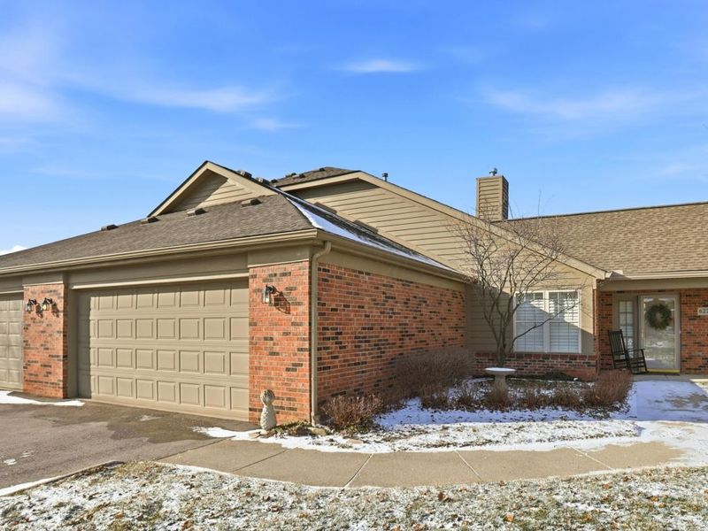 622 Piney Glen Drive, Columbus, OH 43230 Photo 1