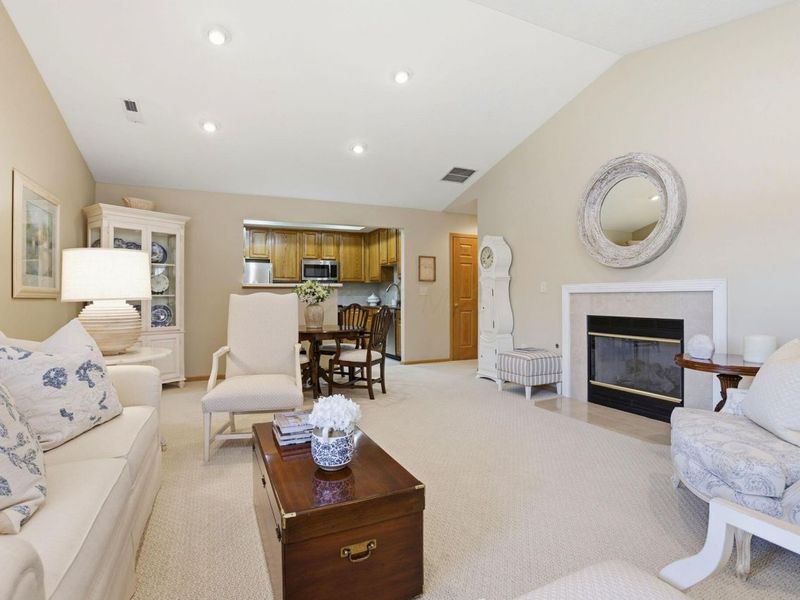 622 Piney Glen Drive, Columbus, OH 43230 Photo 5