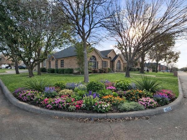 1632 Stratford Drive, Mansfield, TX 76063