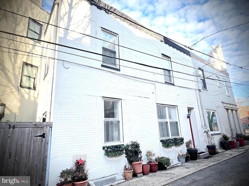 512 Fitzwater Street, Unit R, Philadelphia, PA 19147 Main Photo