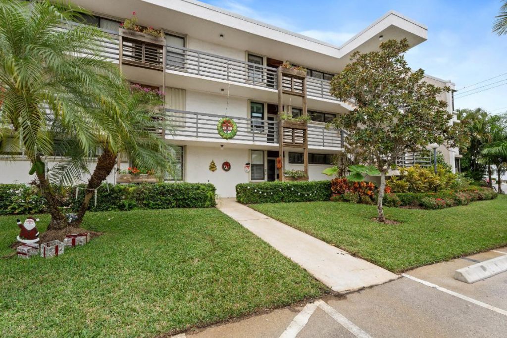 1950 SW Palm City Road, Unit 8-107, Stuart, FL 34994 Photo