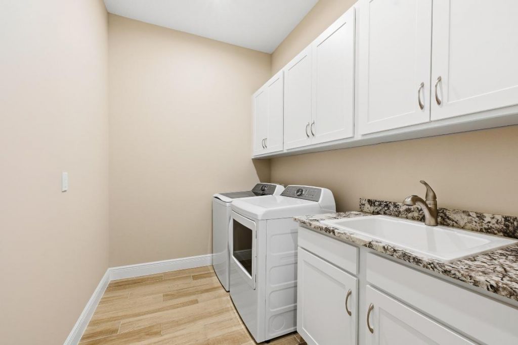 2929 SE Ashfield Drive, Port Saint Lucie, FL 34984 Photo