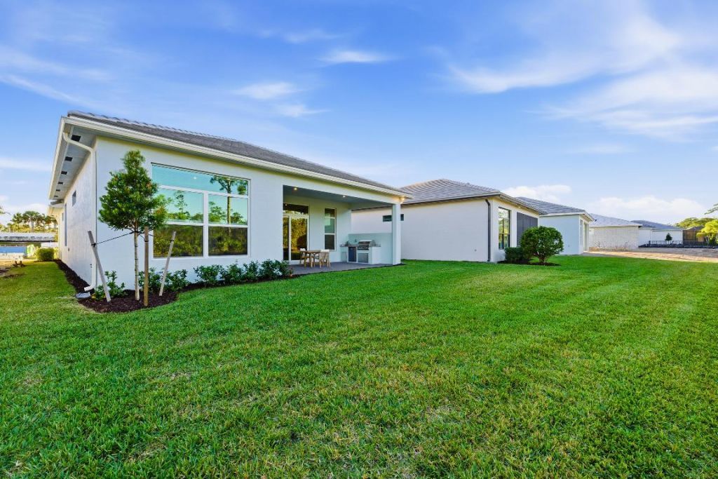 2929 SE Ashfield Drive, Port Saint Lucie, FL 34984 Photo