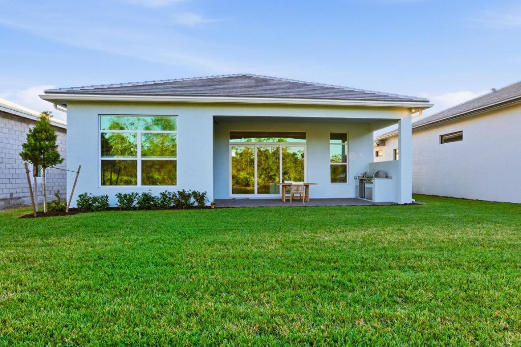 2929 SE Ashfield Drive, Port Saint Lucie, FL 34984 Photo