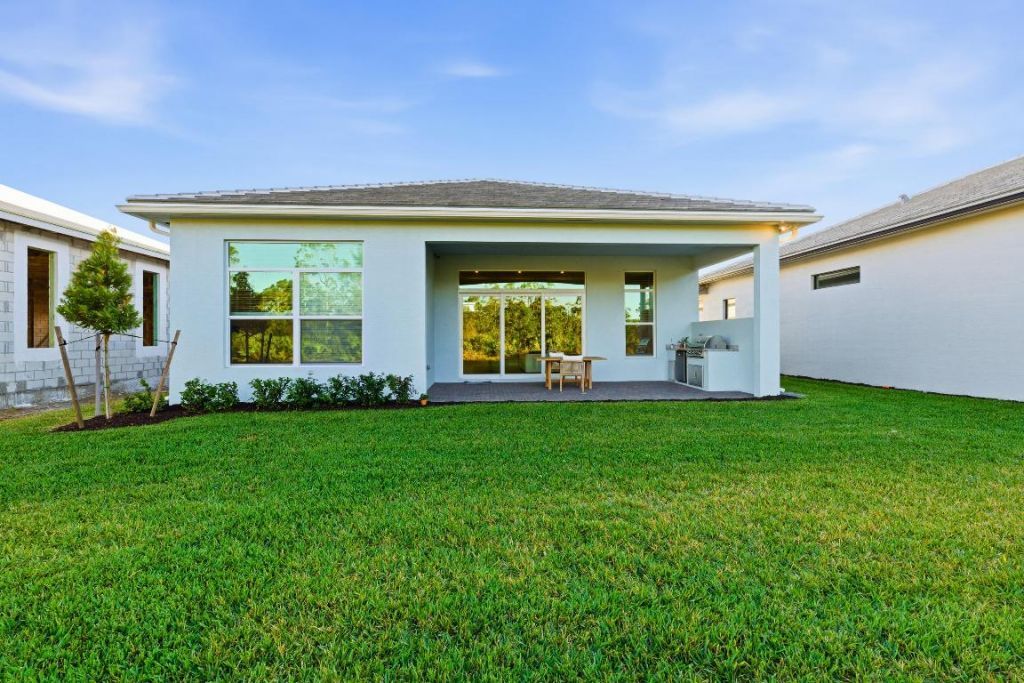 2929 SE Ashfield Drive, Port Saint Lucie, FL 34984 Photo