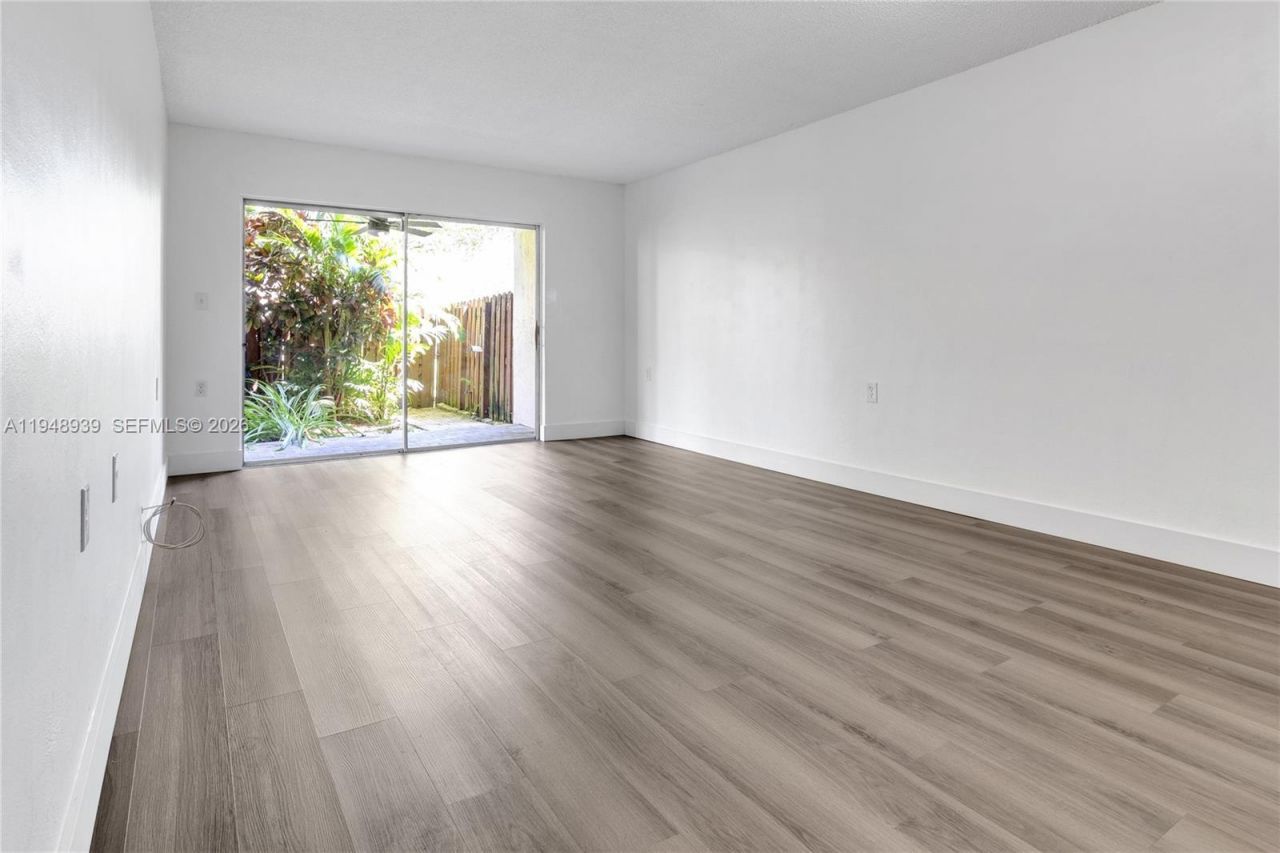 11273 SW 88th St, Unit 116J, Miami, FL 33176 Main Photo