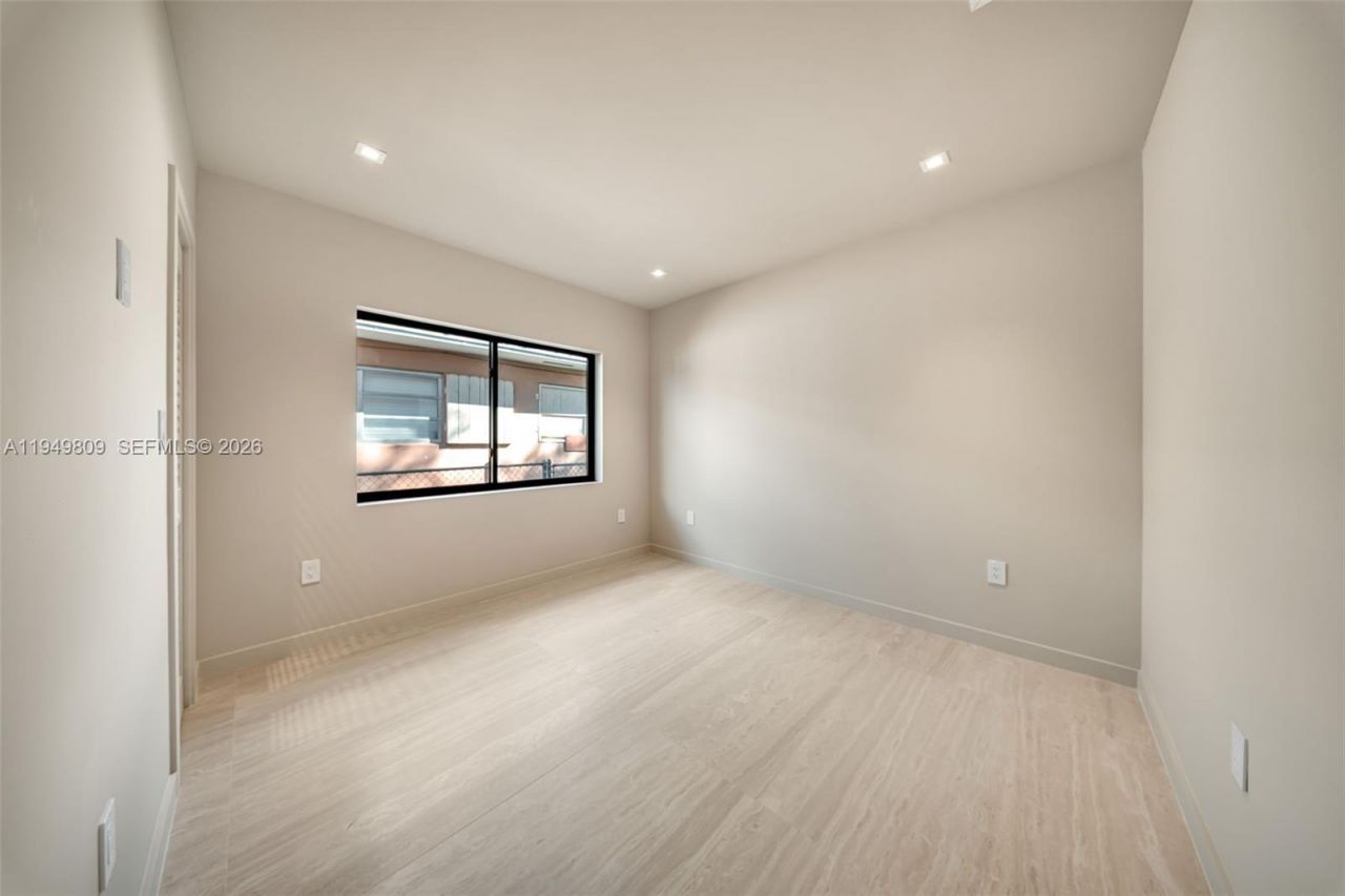 2625 SW 32nd Ct, Unit 2625, Miami, FL 33133 Photo