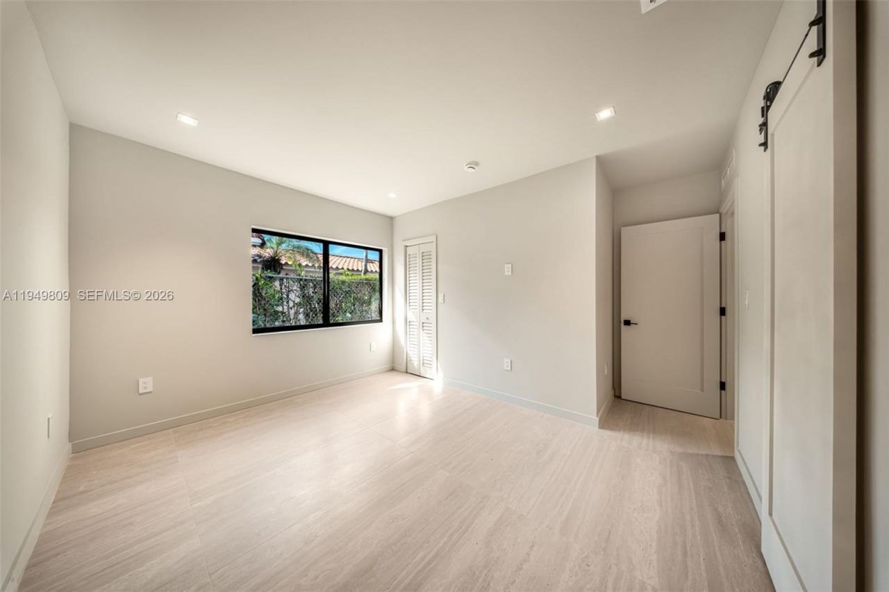 2625 SW 32nd Ct, Unit 2625, Miami, FL 33133 Photo