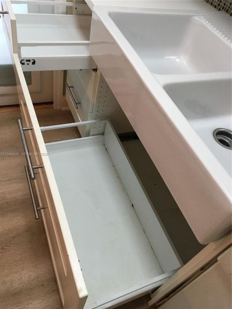 661 SW 11th St , Unit 22W, Miami, FL 33129 Photo