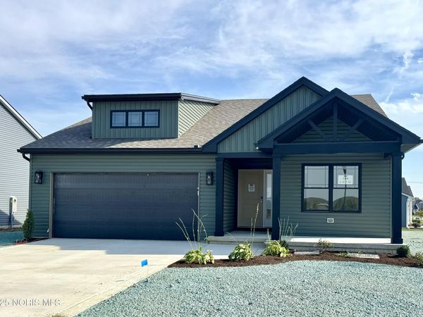 1304 Limerick Lane, Waterville, OH 43566