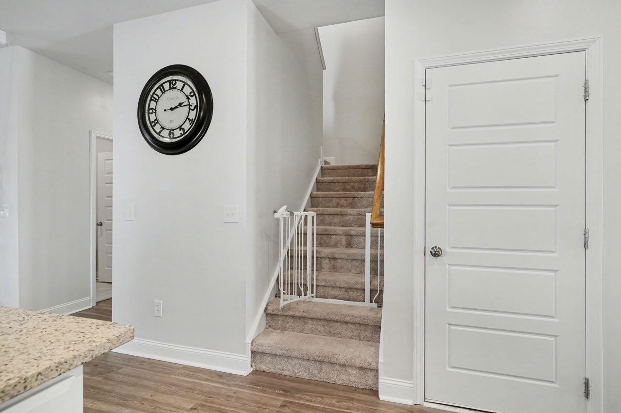 780 Harrison Mill St. Photo 12