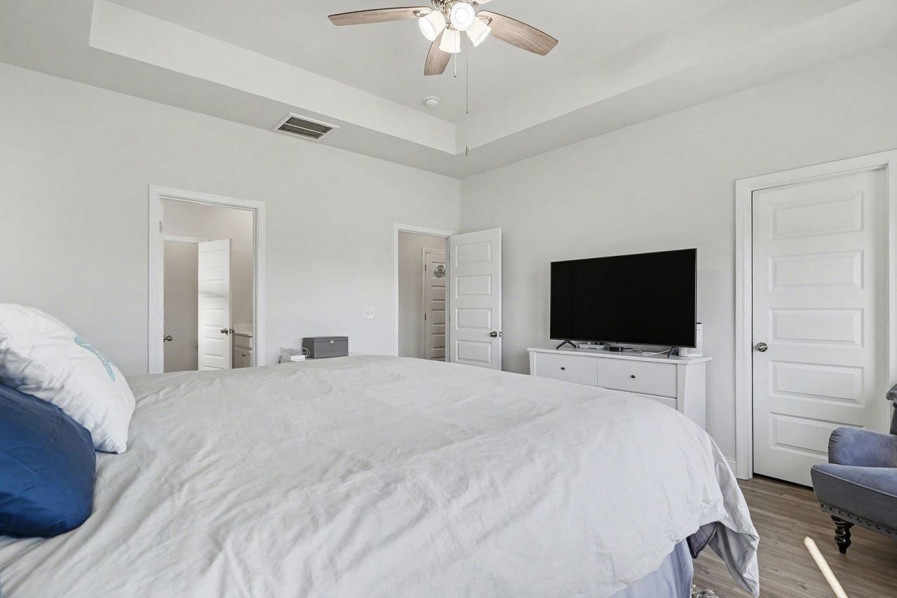 780 Harrison Mill St. Photo 14