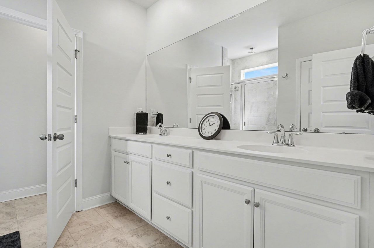 780 Harrison Mill St. Photo 16