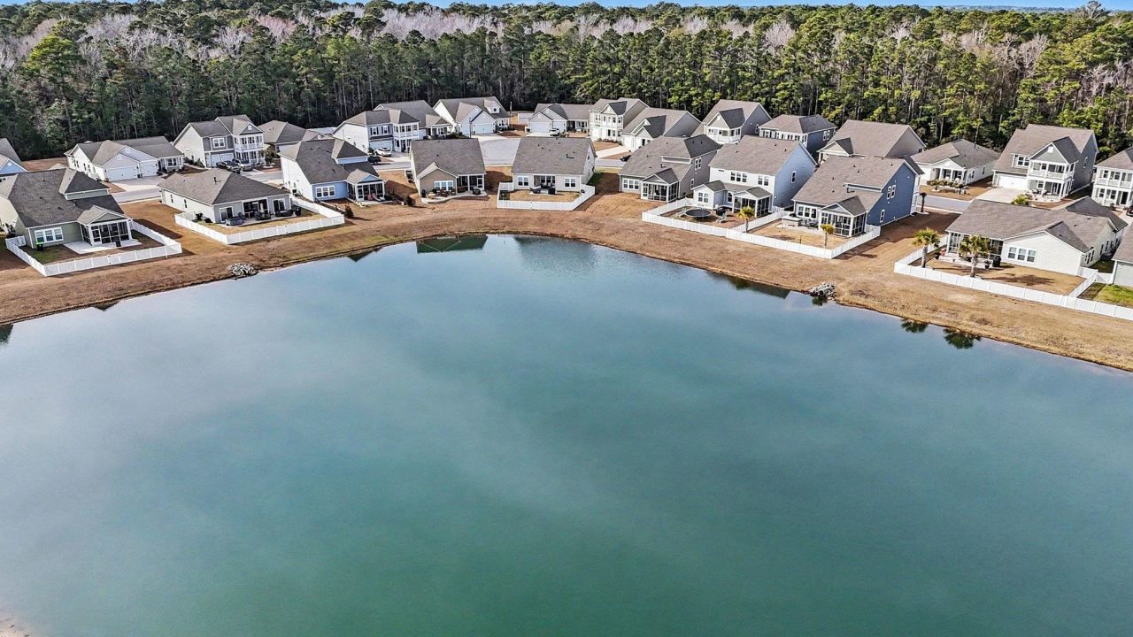 780 Harrison Mill St. Photo 32