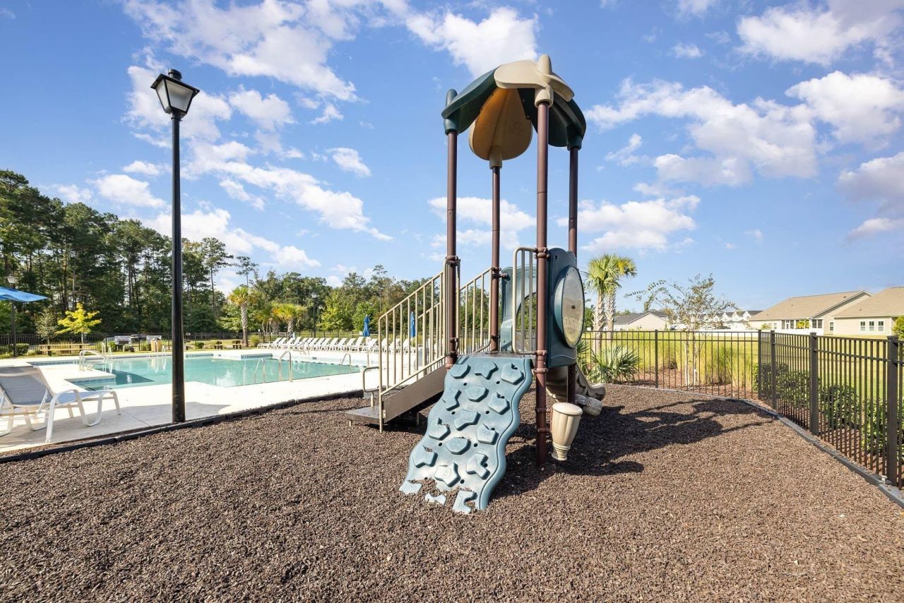 780 Harrison Mill St. Photo 38