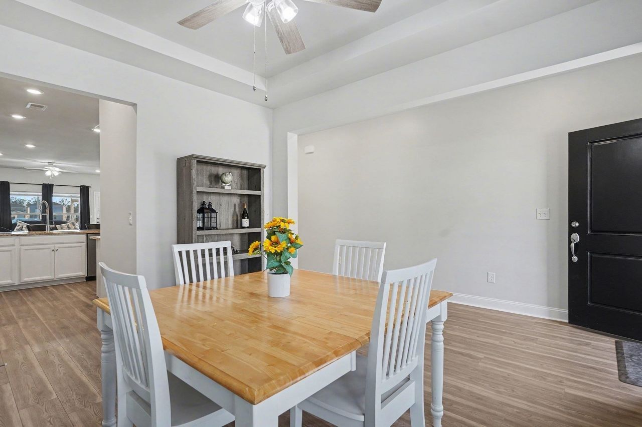 780 Harrison Mill St. Photo 5