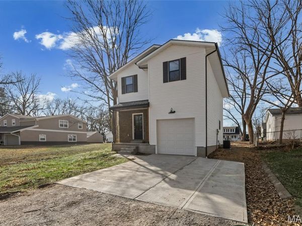 7 N Vine Street, Freeburg, IL 62243