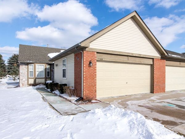 1988 N Kenwyck Drive, Ypsilanti, MI 48198