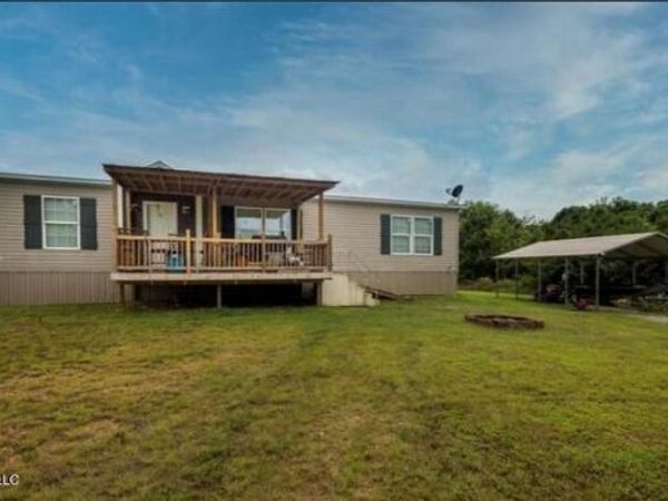 1639 County Line Road, Coldwater, MS 38618