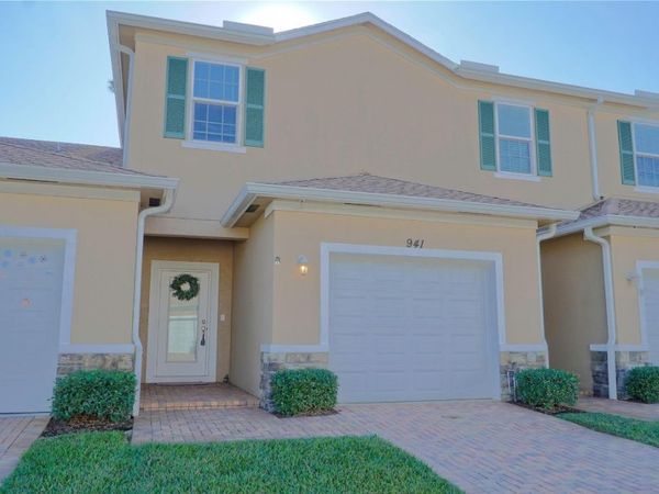 941 NE Trailside Run, Port St Lucie, FL 34983
