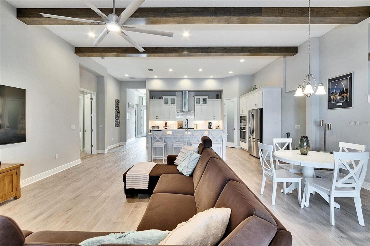 10304 Meadowrun Drive, Lithia, FL 33547 Photo