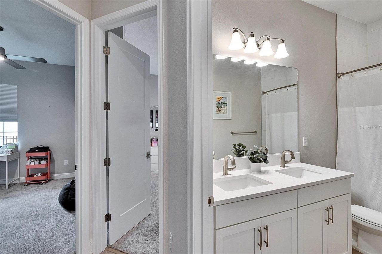 10304 Meadowrun Drive, Lithia, FL 33547 Photo