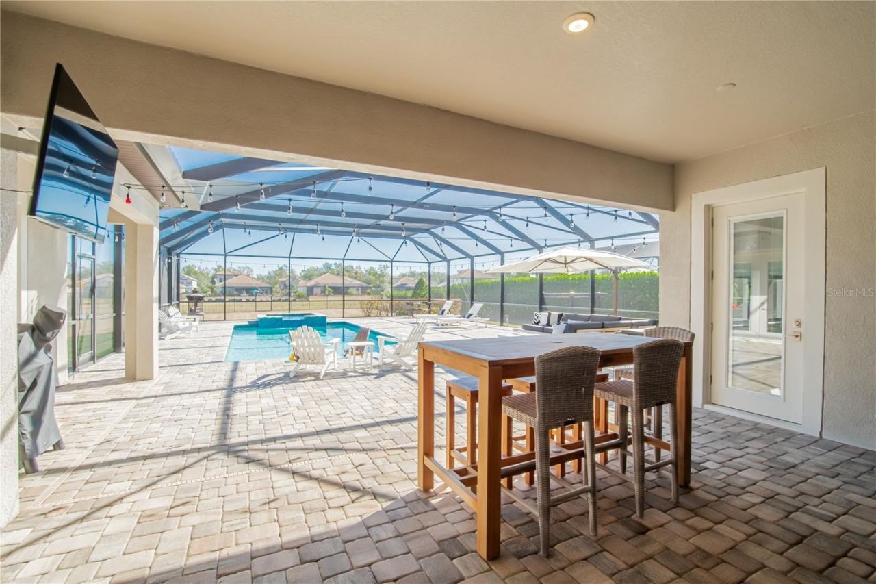 10304 Meadowrun Drive, Lithia, FL 33547 Photo