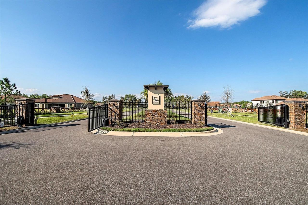 10304 Meadowrun Drive, Lithia, FL 33547 Photo