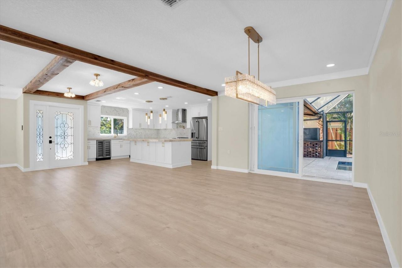 6400 Mockingbird Way S, Saint Petersburg, FL 33707 Photo
