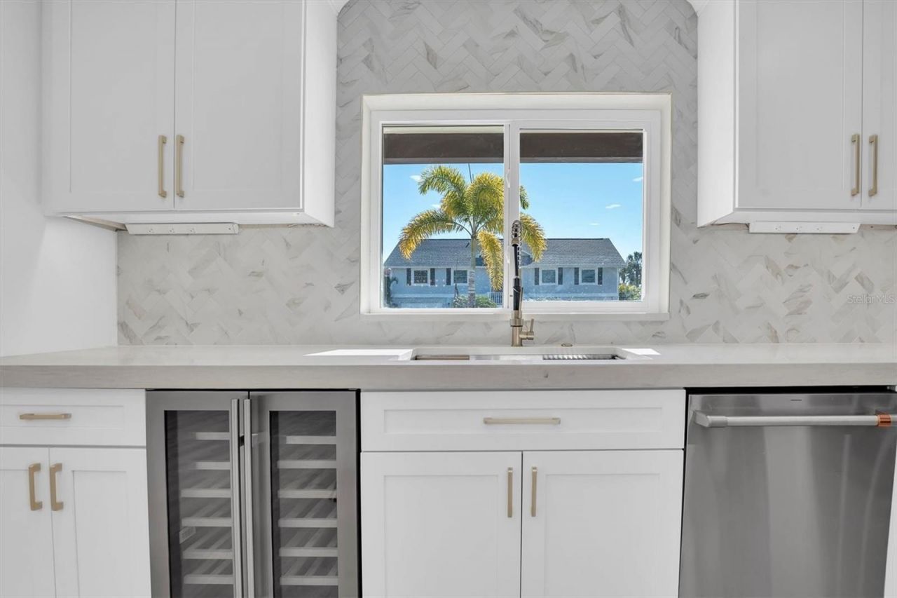 6400 Mockingbird Way S, Saint Petersburg, FL 33707 Photo