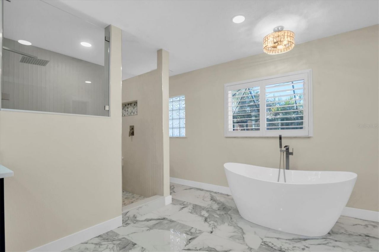 6400 Mockingbird Way S, Saint Petersburg, FL 33707 Photo