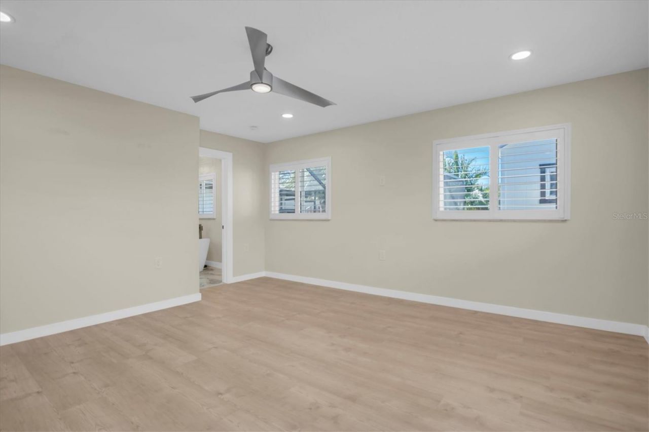 6400 Mockingbird Way S, Saint Petersburg, FL 33707 Photo