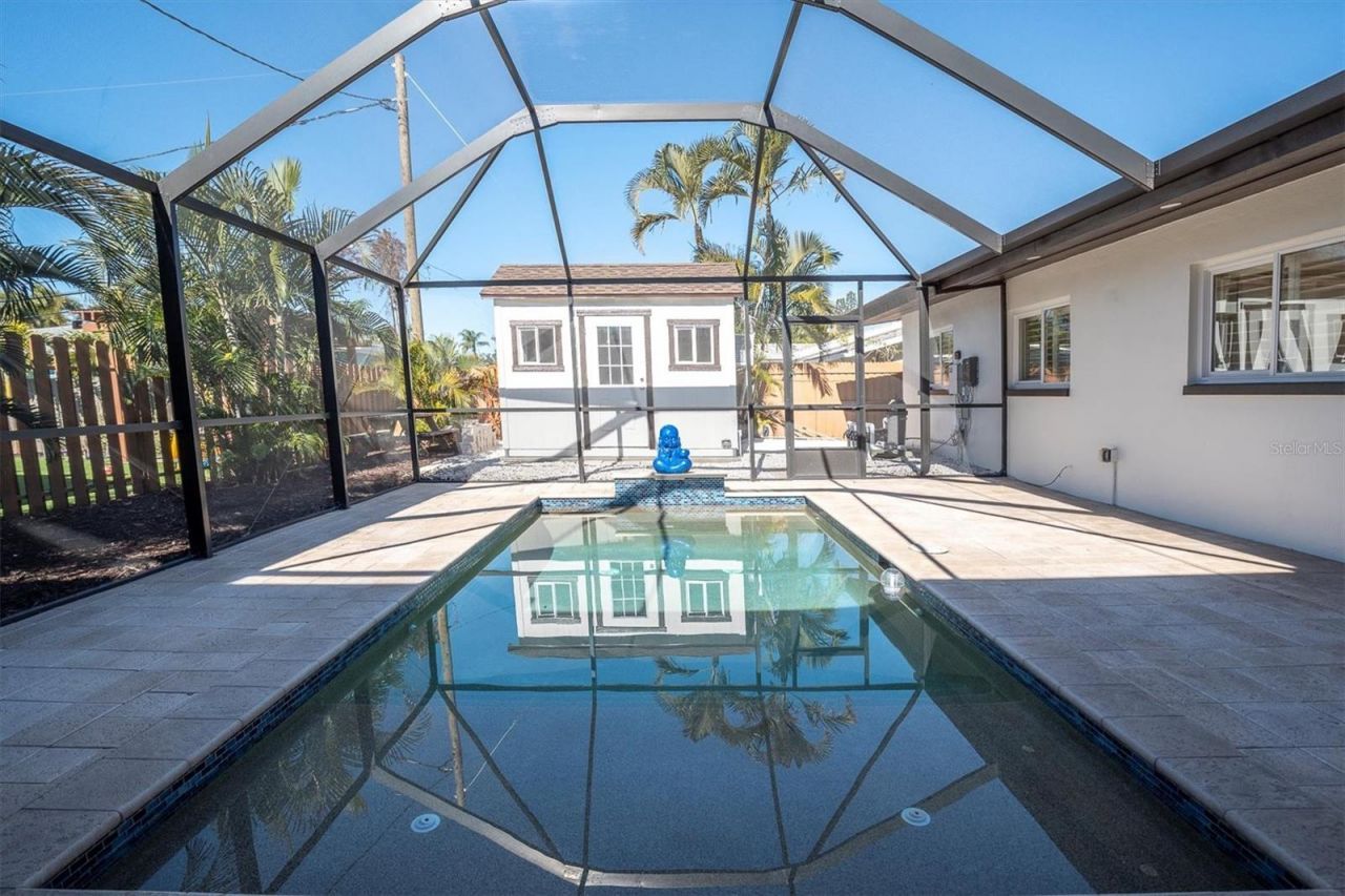 6400 Mockingbird Way S, Saint Petersburg, FL 33707 Photo