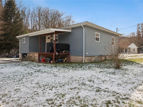 1868 Millerstown Rd, Tarentum, PA 15084